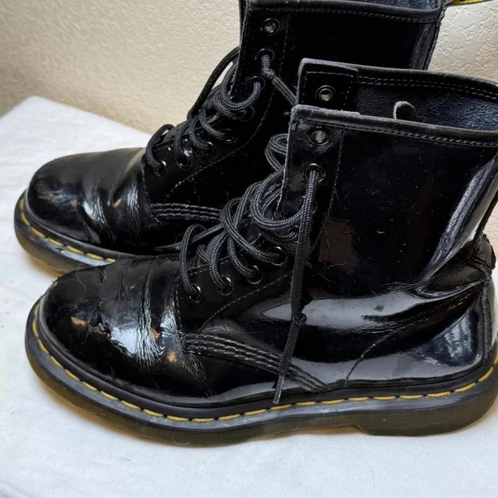 Dr Martens 1460 Patent Leather Boots Womens 7 Black Goth Grunge Punk 8 Eyelet